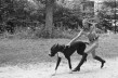 Lennart Green, "Marika Green et Alf le Dog", tirage argentique d'époque tamponée "Lennart Green", 1968, 18x24 cm.